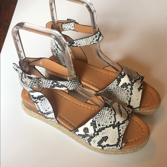 LAST ONE❗️Snake Print Wedge Ankle strap Sandal  🐍 - Picture 3 of 5